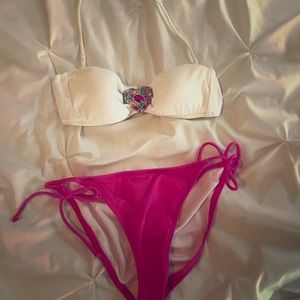 Victoria’s Secret bikini